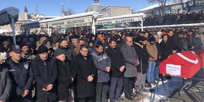 Depremde hayatını kaybeden polis, memleketi Konya'da son yolculuğuna uğurlandı