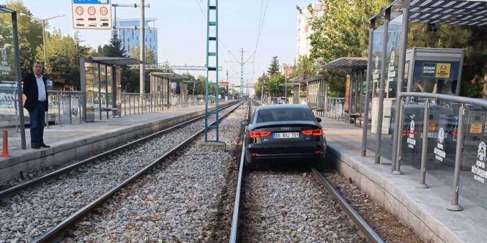 Konya'da normal yol diye tramvay yoluna giren sürücü alkollü çıktı