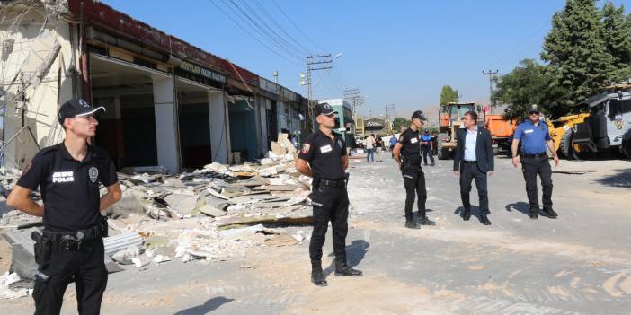 Konya'da Gazinolar bölgesinde iş makinaları ile yıkım başladı