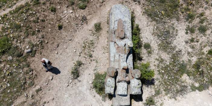 Konya'da 3 bin 500 yıldır yerde yatan dünyanın en büyük anıtı ayağa kaldırılacağı günü bekliyor