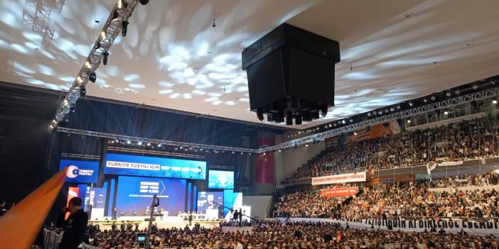 AK Parti Büyük Kongresi için salon hınca hınç doldu