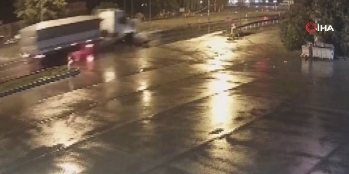 1 kişinin öldüğü, 1 kişinin de yaralandığı korkunç kaza kameraya yansıdı