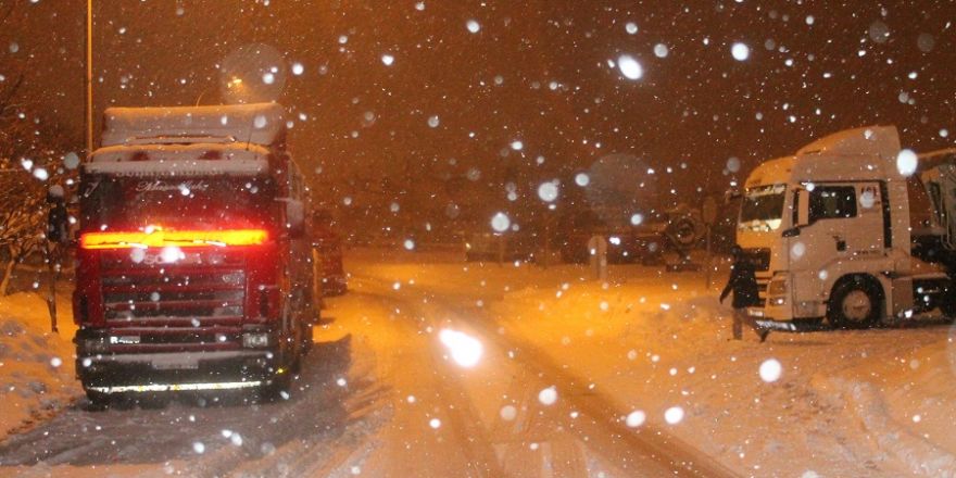 Konya'da bazı yollar ulaşıma kapandı