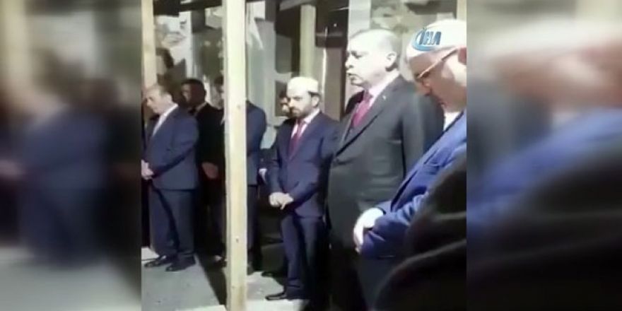 Erdoğan, Fatih Sultan Mehmet'in kabrinde Kur'an-ı Kerim okudu